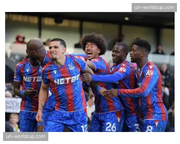 观点：数据指出，密集赛程下边路球员的传中精度普遍下降5%。